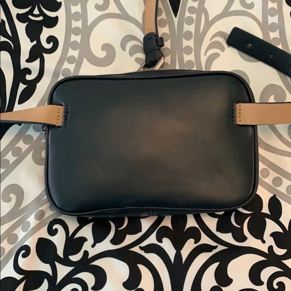 BRAND NEW MK BELT BAG - Picture 4 of 4